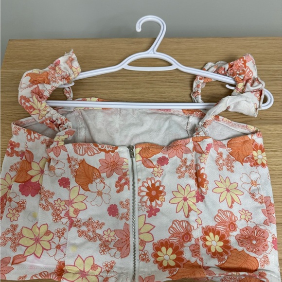 Altar’d State floral crop top tank - Picture 2 of 3